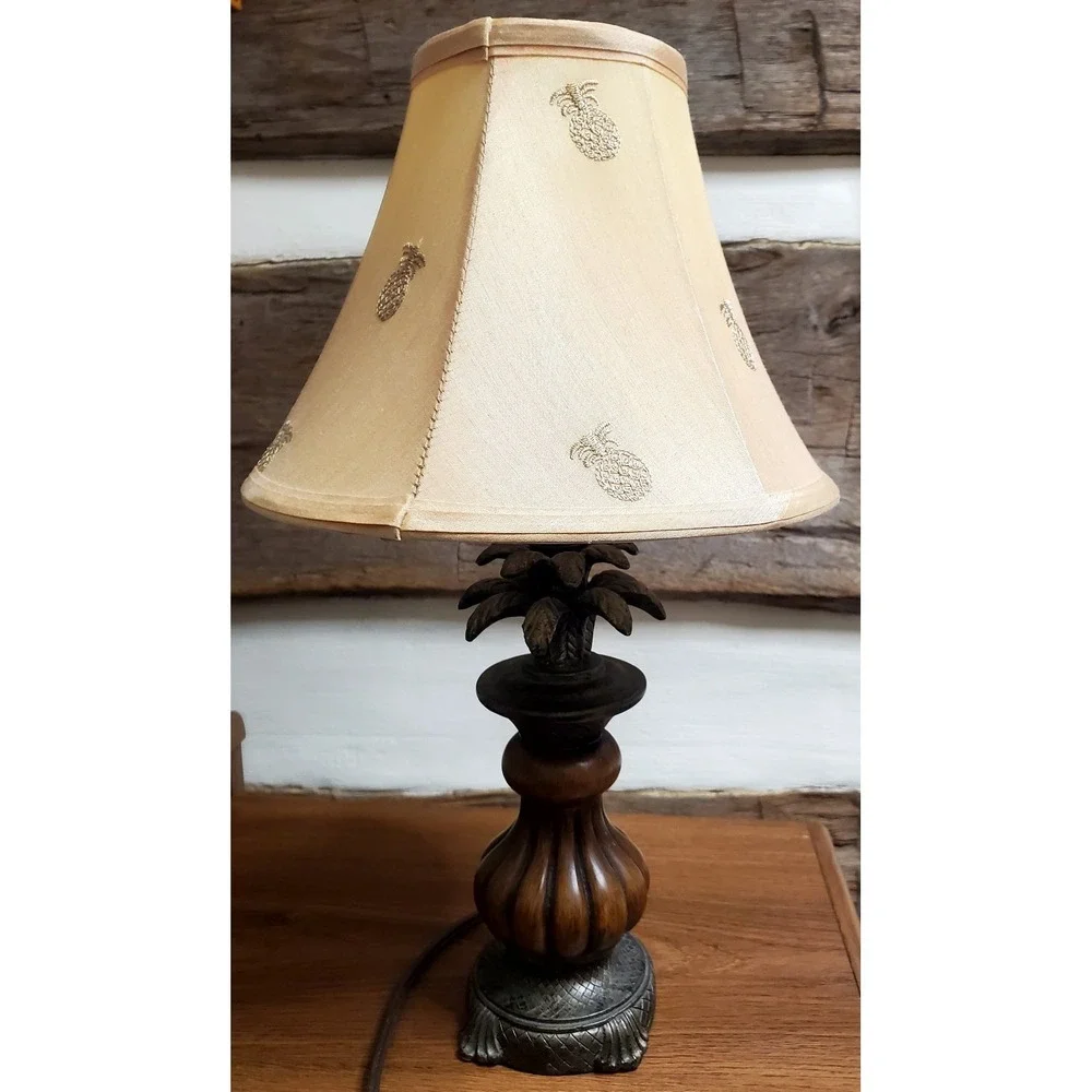 Classic Pineapple Table Lamp - Neutral Shade, Tropical Decor